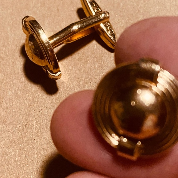 Gold Cufflinks - Picture 1 of 6